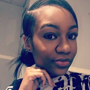 Meet your Posher, Shakiema